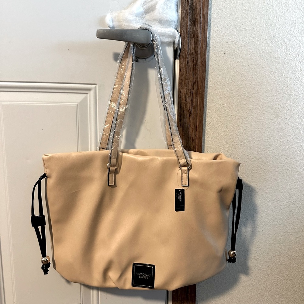 New W/Tag Victory Secret handbag